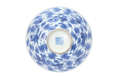 Lot 140 - A CHINESE BLUE AND WHITE 'CRANES AND CLOUDS' BOWL