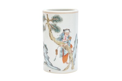 Lot 375 - A SMALL CHINESE FAMILLE-ROSE BRUSH POT, BITONG