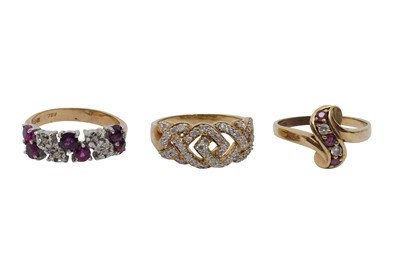 Lot 27 - THREE 9CT GOLD GEM-SET RING