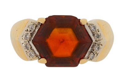 Lot 469 - A CITRINE AND DIAMOND RING