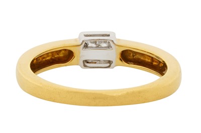 Lot 501 - A DIAMOND RING
