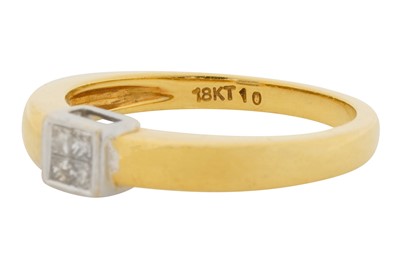 Lot 501 - A DIAMOND RING