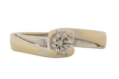 Lot 449 - A SINGLE STONE DIAMOND RING