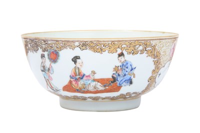 Lot 244 - A CHINESE FAMILLE-ROSE 'MANDARIN PALETTE' BOWL