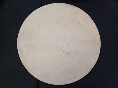 Lot 367 - A CHINESE FAMILLE-ROSE 'QINGPAO JI' CIRCULAR PLAQUE