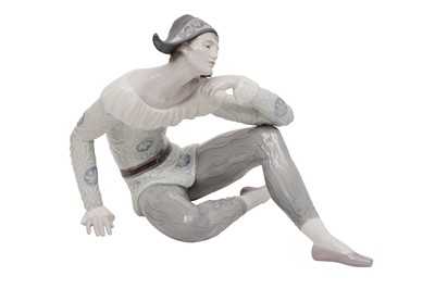 Lot 291 - A LLADRO 'NOSTALGIA' PORCELAIN FIGURE