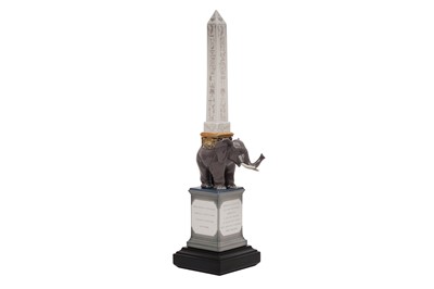 Lot 290 - A LLADRO PORCELAIN PULCINO OBELISK