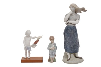 Lot 292 - THREE LLADRO PORCELAIN FIGURES