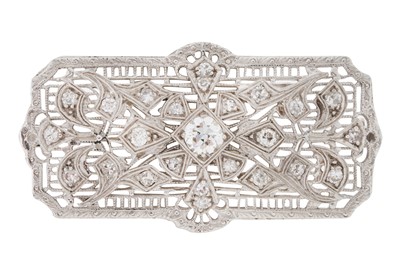 Lot 336 - A DIAMOND BROOCH