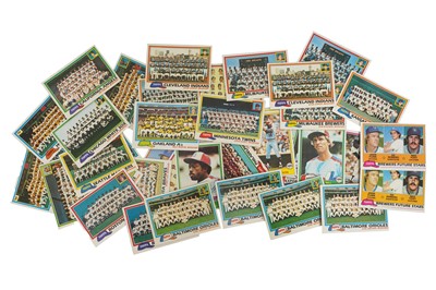 Lot 212 - A LARGE COLLECTION OF BASEBALL CARDS