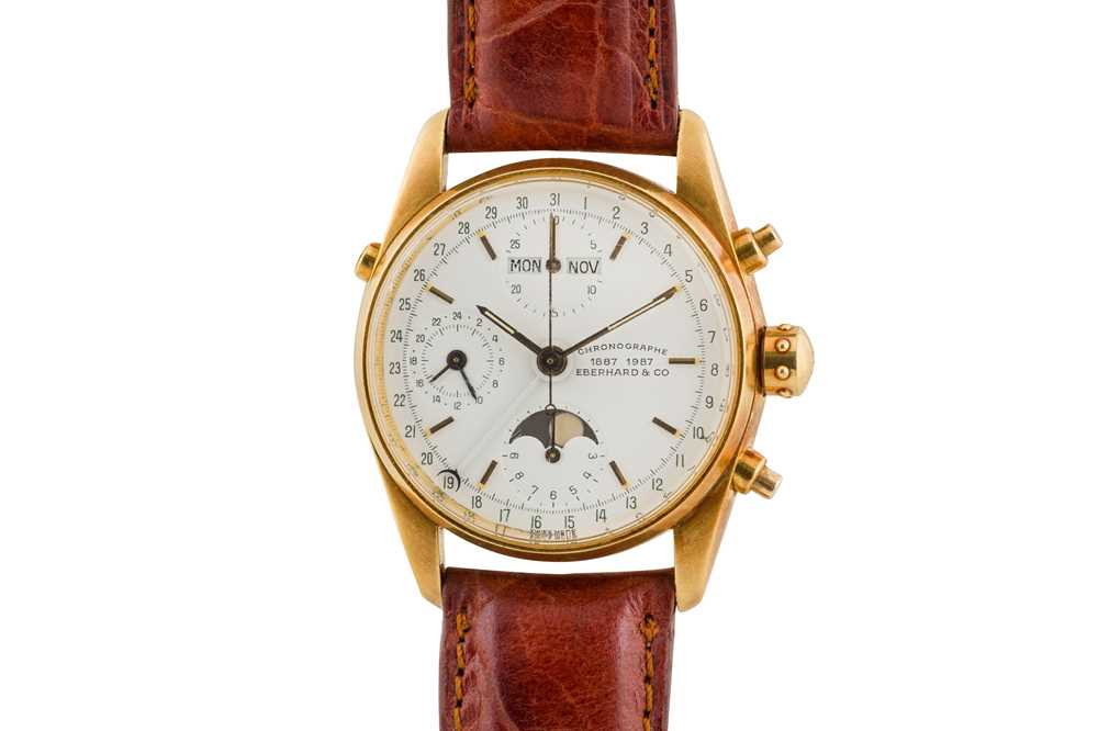 Lot 213 - A MEN'S EBERHARD NAVY DIVER CHRONOGRAPH WRISTWATCH