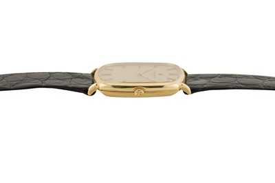 Lot 229 - A MEN'S VACHERON & CONSTANTIN DRESS WATCH