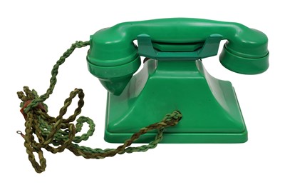 Lot 207 - A GPO ART DECO 200 SERIES JADE GREEN COLOURED BAKELITE DESK TELEPHONE, 1935