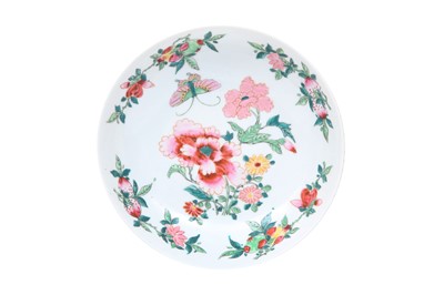 Lot 226 - A CHINESE FAMILLE-ROSE 'FRUIT AND FLOWERS' DISH