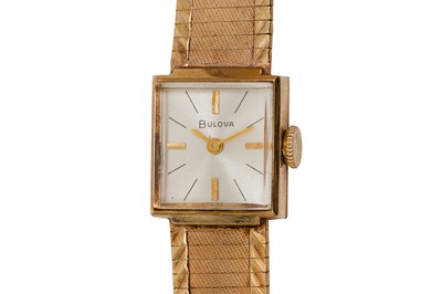 Lot 101 - A BULOVA LADIES WRISTWATCH