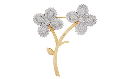 Lot 503 - A DIAMOND FLOWER BROOCH