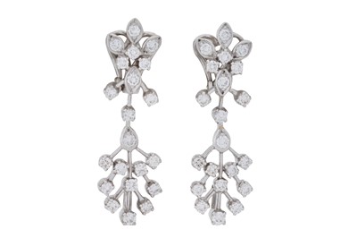 Lot 440 - A PAIR OF DIAMOND PENDANT EARRINGS