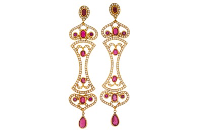 Lot 373 - A PAIR OF RUBY AND DIAMOND PENDENT EARRINGS