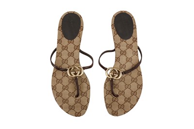 Lot 72 - Gucci Brown GG Thong Sandal - Size 39.5