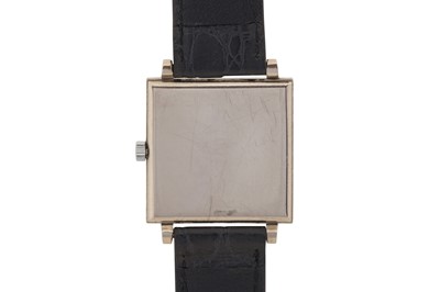 Lot 258 - A MEN'S GOLD VACHERON & CONSTANTIN DRESS WATCH
