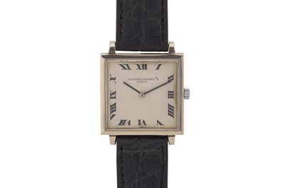 Lot 258 - A MEN'S GOLD VACHERON & CONSTANTIN DRESS WATCH