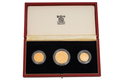 Lot 107 - ELIZABETH II (1952-2022), 1989 GOLD PROOF 3-COINS SOVEREIGN SET.