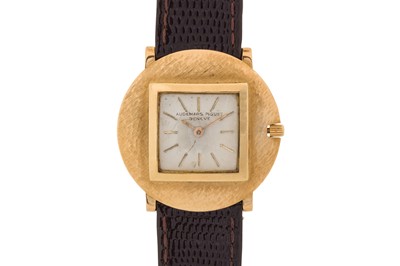 Lot 257 - A MEN'S GOLD AUDEMARS PIGUET DRESS WATCH