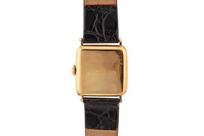 Lot 256 - A MEN'S GOLD VACHERON & CONSTANTIN DRESS WATCH