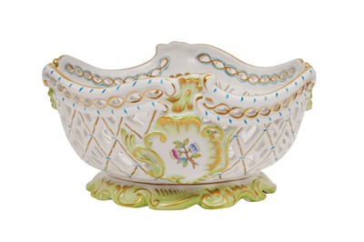 Lot 308 - A HEREND PORCELAIN OPENWORK PIERCED BASKET/BOWL