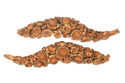 Lot 346 - A PAIR OF CARVED LIMEWOOD WALL APPLIQUES