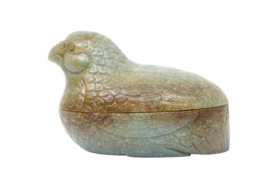 Lot 534 - A CHINESE RUSSET JADE 'QUAIL' BOX AND COVER