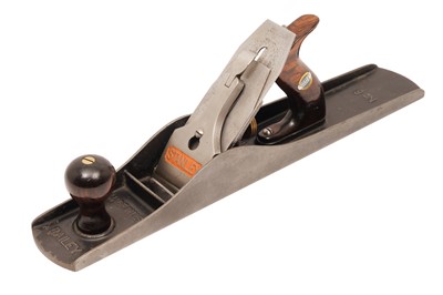 Lot 196 - A STANLEY TYPE FOURTEEN 'SWEETHEART ERA' HAND PLANE NUMBER 6C (CORRUGATED), CIRCA 1920S