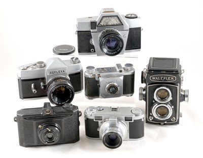 Lot 91 - End Lot of Collectors Cameras, inc Walzflex.