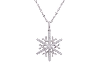 Lot 108 - A DIAMOND SNOWFLAKE PENDANT NECKLACE