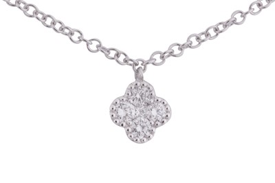 Lot 99 - A DIAMOND QUATREFOIL NECKLACE