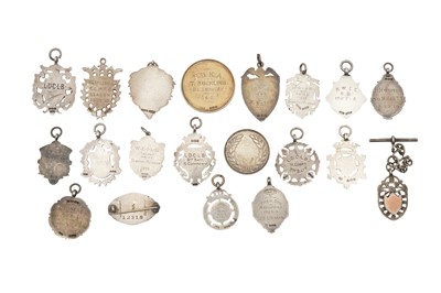 Lot 167 - A MIXED GROUP OF ASSORTED SILVER AND SILVER & GOLD FOB AND OTHER MEDALS