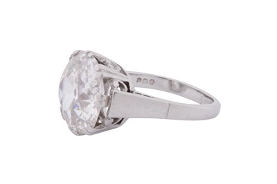 Lot 10 - A DIAMOND SINGLE-STONE RING, CIRCA 1981