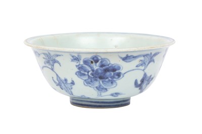 Lot 670 - A CHINESE BLUE AND WHITE 'PEONIES' BOWL