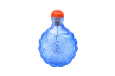 Lot 331 - λ A CHINESE BLUE GLASS SNUFF BOTTLE