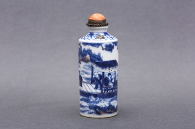 Lot 319 - λ A CHINESE BLUE AND WHITE AND COPPER-RED PORCELAIN 'BOAT SCENE' SNUFF BOTTLE