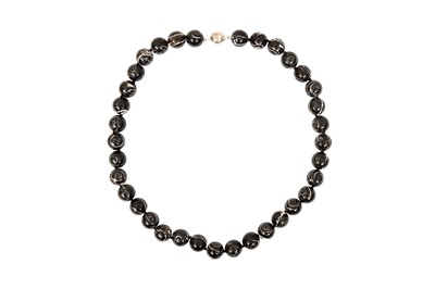 Lot 707 - λ A CHINESE BLACK CORAL NECKLACE