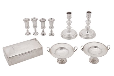 Lot 151 - A set of four George V sterling silver kiddish cups, London 1921 by Joseph Zweig