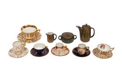 Lot 217 - A MIXED GROUP OF CERAMICS, TO INCLUDE A MEISSEN DUO