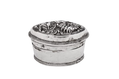 Lot 219 - An early 20th century Burmese unmarked silver lime box, Shan States dated 1914