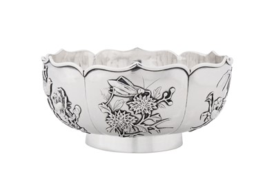 Lot 265 - An early 20th century Chinese export silver bowl, Canton circa 1910, marked Xie Chang, retailed by Wang Hing