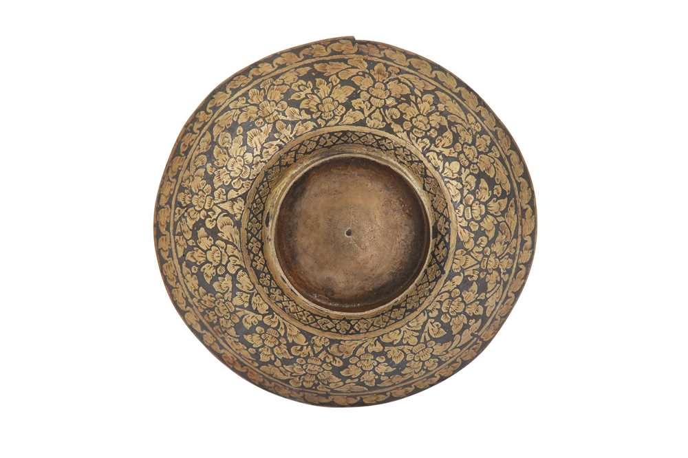 Lot 241 - An early to mid-19th century Siamese (Thai) silver gilt niello tea bowl lid, Bangkok or Nakon Sri Thammarat circa 1820-60