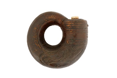 Lot 62 - AN 18TH CENTURY INDIAN LEATHER POWDER FLASK