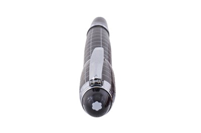 Lot 184 - A MONTBLANC STARWALKER ROLLERBALL PEN