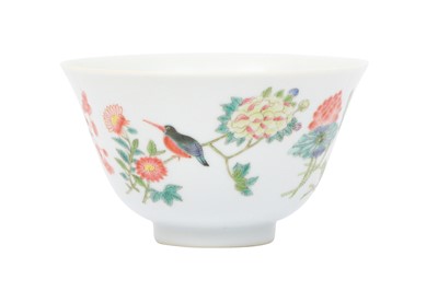 Lot 109 - A CHINESE FAMILLE-ROSE 'FLORAL' CUP