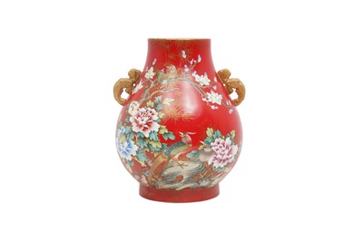 Lot 305 - A CHINESE CORAL-GROUND FAMILLE-ROSE 'BIRDS AND FLOWERS' VASE, HU